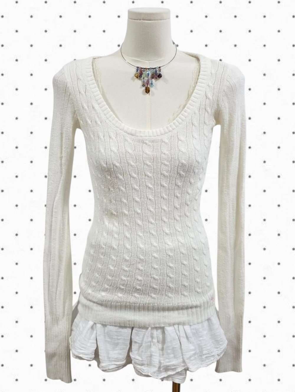 Abercrombie vintage white cable knit long sleeve sweater